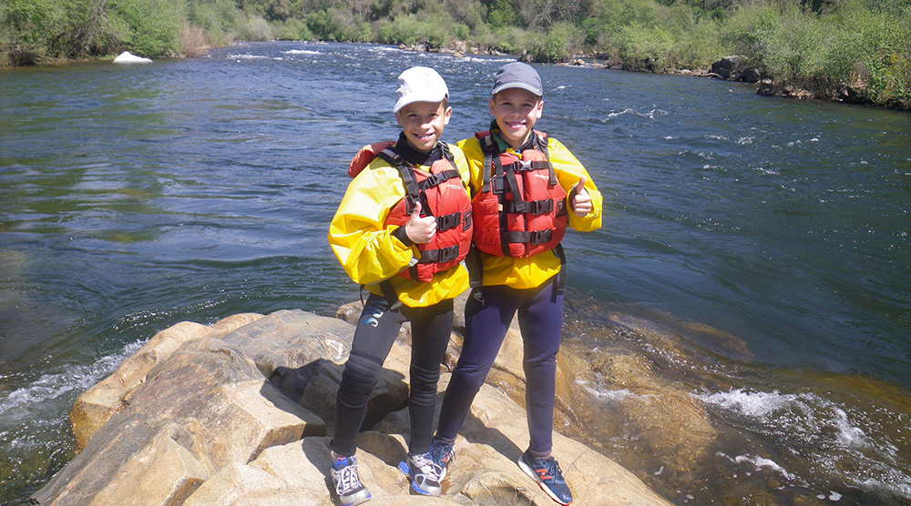 Wetsuits and splash jackets for spring rafting